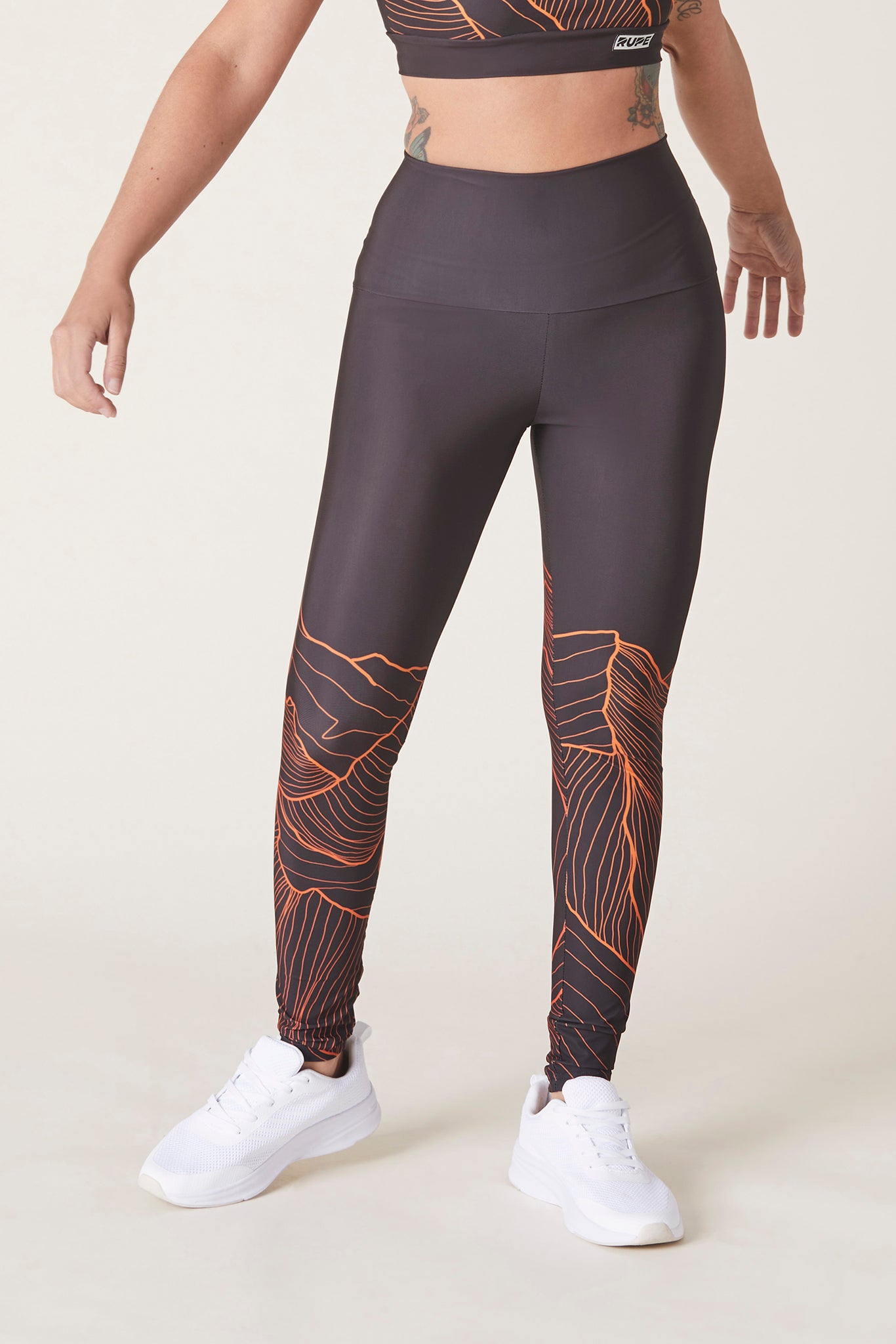 Women's technical leggings – black mountain pattern